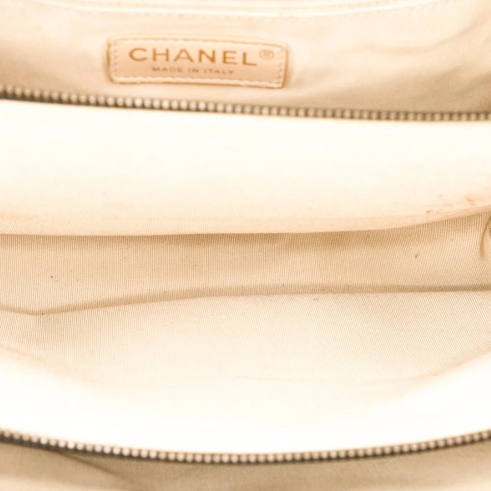 Chanel quilted crown tote - Picture 3 of 6